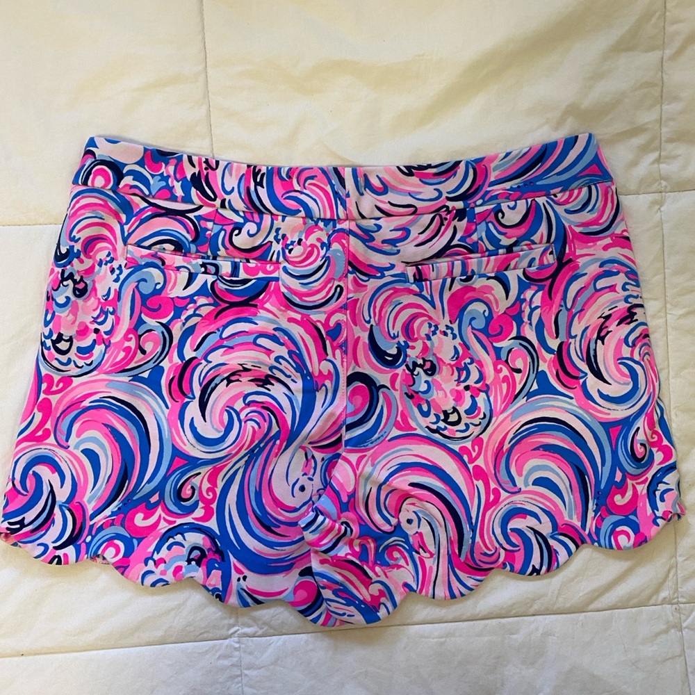 Lilly Pulitzer Buttercup Pink and Blue Swirl Mid Rise Shorts - Picture 4 of 4